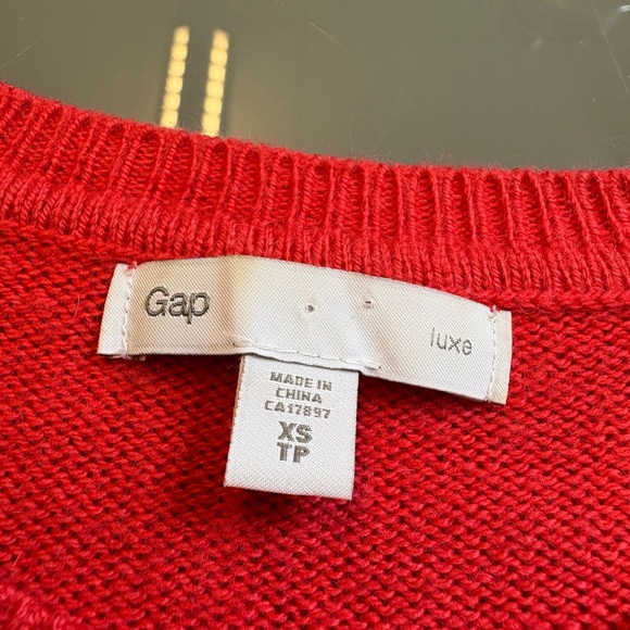 GAP luxe Coral Crew Neck Long Sleeve Knit Button shoulder Sweater womens size XS - Picture 3 of 9